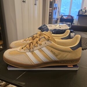 Adidas Gazelle Men's Shoes - Beige and White